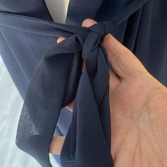 Joanna Hope Navy with White Hand Beading Sheer with lining Gown SZ 18 - Picture 3 of 13